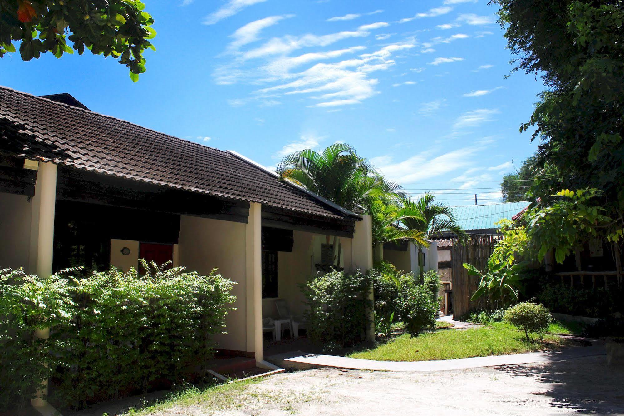 Baan Pron Phateep Patong Exterior photo